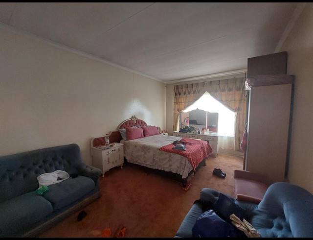 5 BEDROOM HOUSE FOR SALE IN LAUDIUM